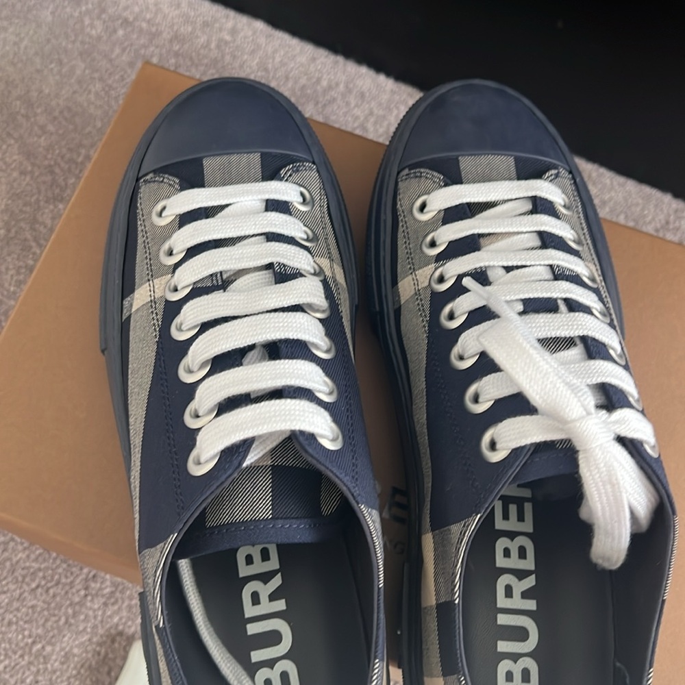 Burberry Jack Check Platform Low Top Sneaker - Picture 15 of 17